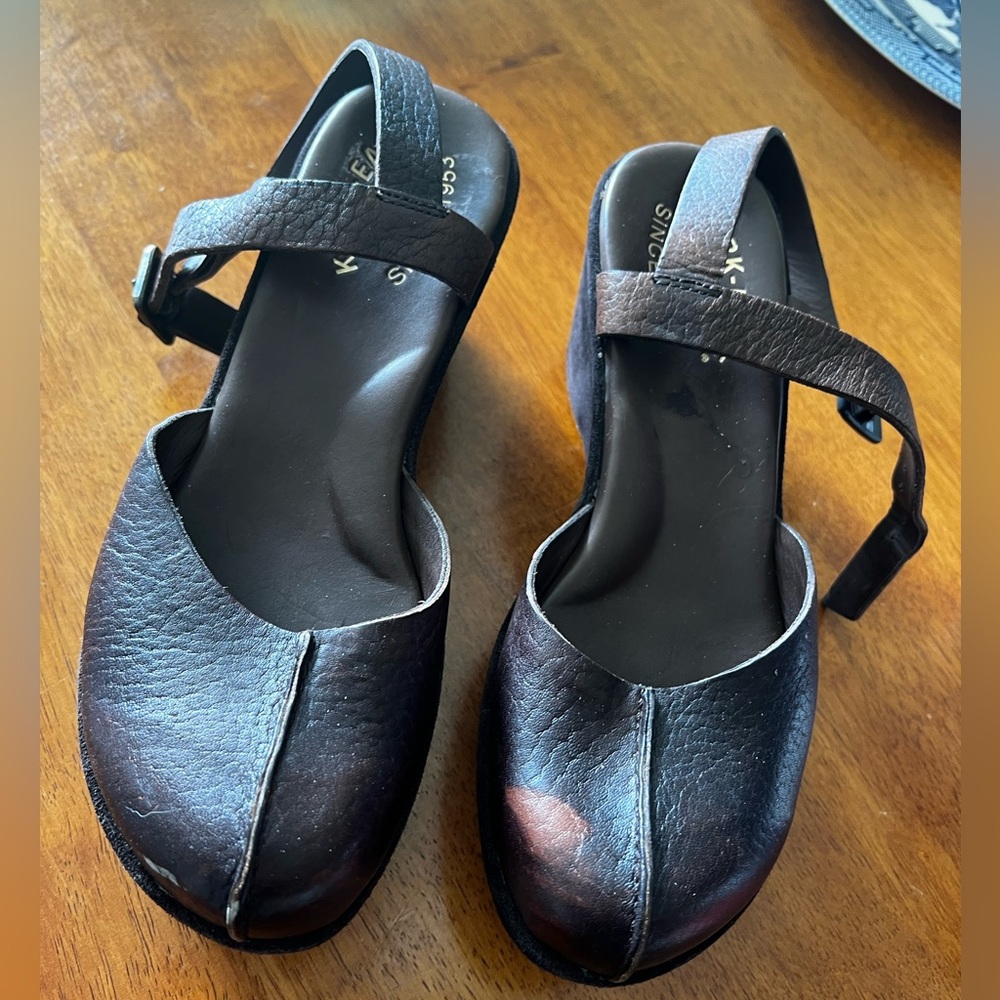 Kork-Ease Black Leather Wedge Sandals